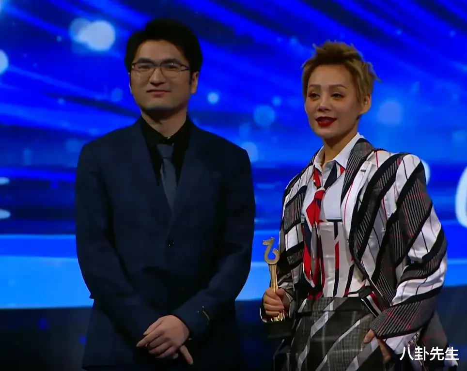 戚薇|星动夜超高清镜头暴露明星真容：宋茜圆润，戚薇脸僵，张萌妆感重