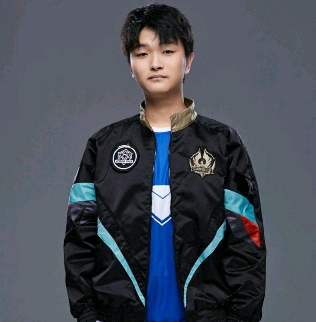 猫神|E星秋季赛首发阵容迎来大换血，队长猫神终究还是选择了转会