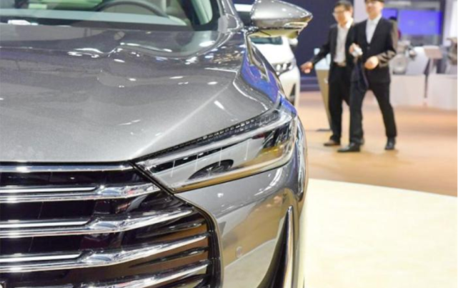 「广汽传祺」想买朗逸再等等！国产版“A6L”还有1个多月上市，造型酷毙了