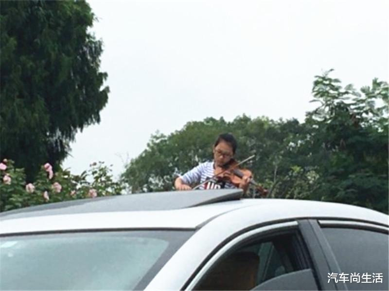 饵料|国庆高速拥堵，车主跳舞拉琴钓鱼打球，网友：还有人赚了上万呢！