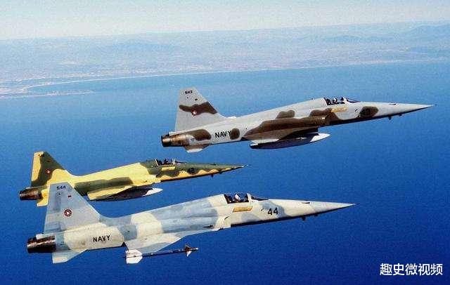 ：他不惜冒着被12架战机追击的危险，只为重回大陆，落地时说6个字