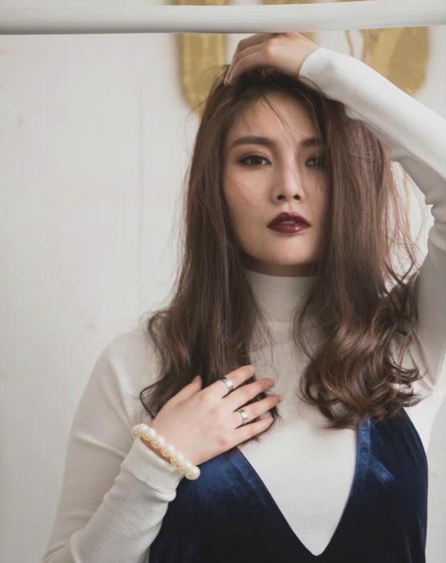 郑爽|大嫂徐冬冬发文力挺郑爽，扬言不会脱粉，却被骂蹭热度