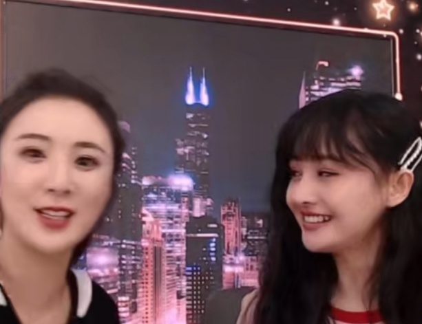 『郑爽』相差几个月，张翰郑爽相继接受同一个网红邀约，两个人的状态真是绝了