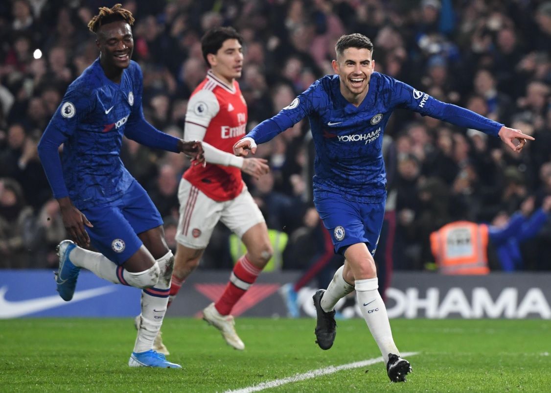 「萨里」意甲尤文突袭切尔西!萨里命令不挖坎特硬撬亲儿子