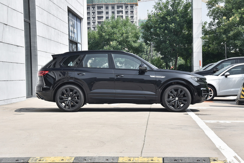 新车|开10年只换轮胎！纯进口故障率为0，可惜连跌11.98万，仍没人懂