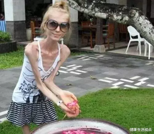 吴昕|能劈叉能侧手翻，吴昕才不是减肥后的“白瘦幼”