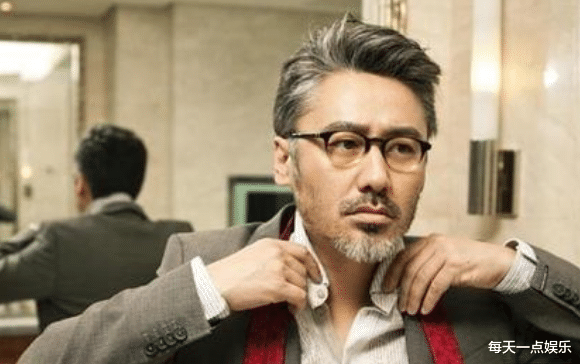 吴秀波▲剧中坐怀不乱，剧外放浪形骸，将女友送监狱的吴秀波，现在怎样了？