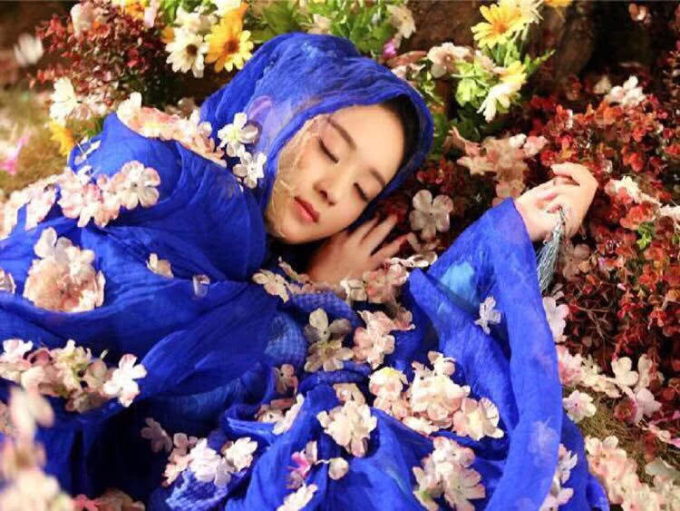 当红女星的古装睡姿:赵丽颖第3,第一名真的太美了!