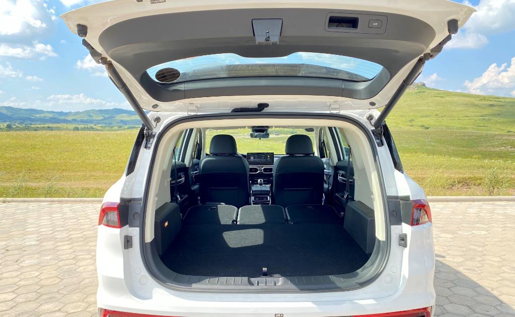 吉利豪越|卖到脱销，连展车都被提走了？！试驾“豪横”的吉利豪越