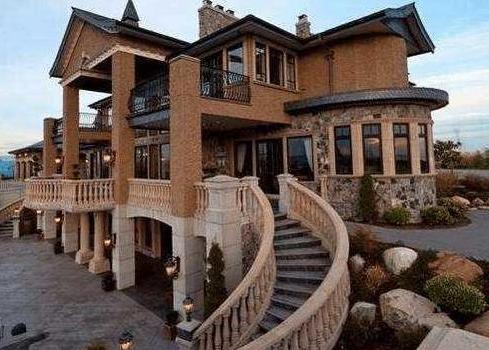 参观黄晓明住的豪宅，住所跟古代皇宫没区别，真是奢华