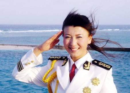 闫学晶|她是春晚常客,不顾反对嫁二婚富豪当后妈,今45岁坚持生二胎