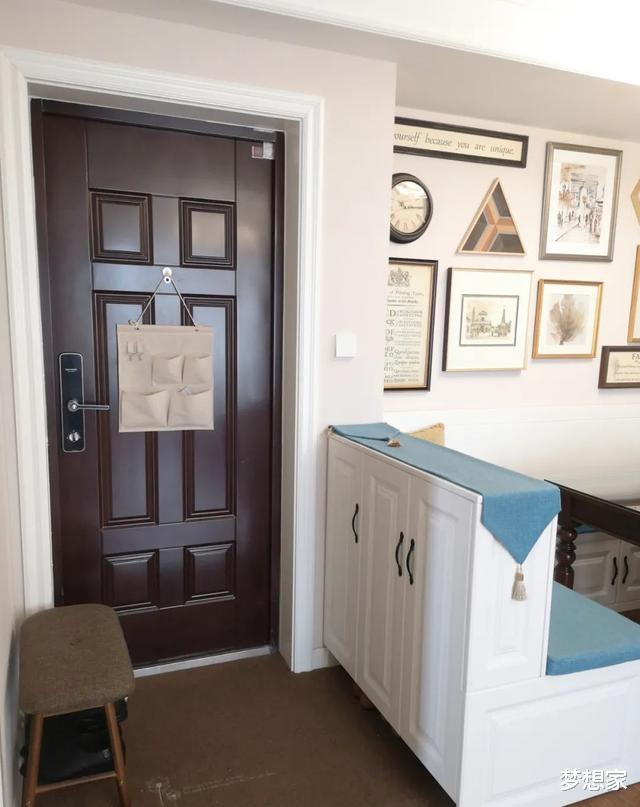 ■进门就是客厅餐厅，连玄关柜都没有？这样设计比有玄关户型还实用