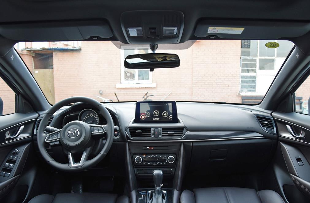 三菱欧蓝德:同是17万,三菱欧蓝德和马自达CX4谁级别高?听完你就了解了