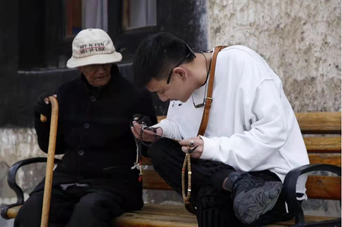 文玩|95后小伙玩文玩五年,年入百万