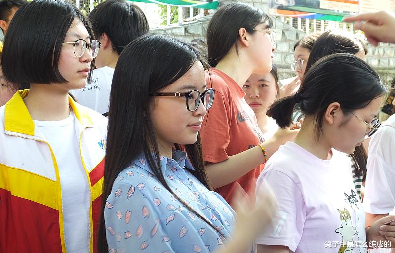 []新消息：6省实行新高考，3省禁招复读生，学历差一点，人生差一等