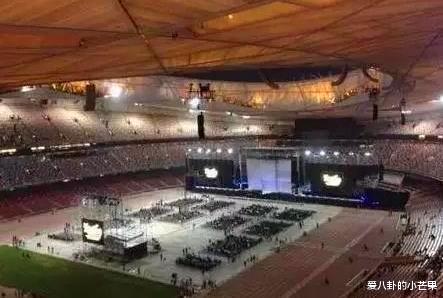 演唱会|史上最惨淡演唱会！8万人场馆只有10个观众，亏了3000万却说值了！