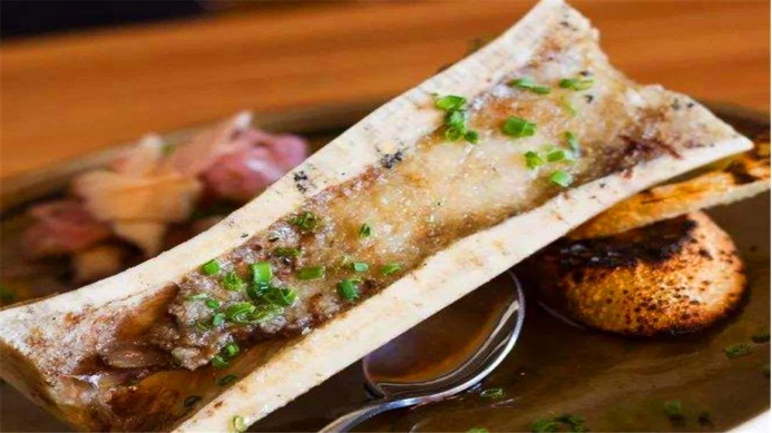 #烧烤#它去年还是烧烤届“翘楚”，今年沦落到“狗都嫌”，打折都没人吃