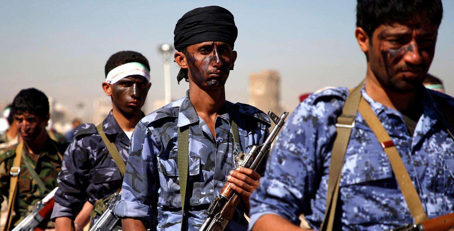 胡塞武装|战斗在深夜打响!大批导弹腾空而起,多国防空武器拼命拦截