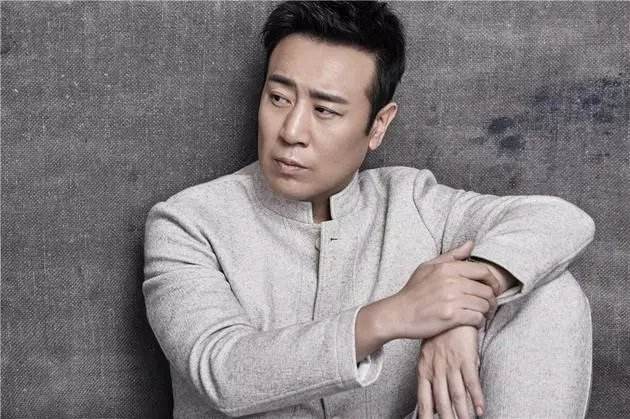 于和伟|姐弟九人 于和伟吃大姐奶水长大 最小姐姐卖儿子的钢琴供他上大学