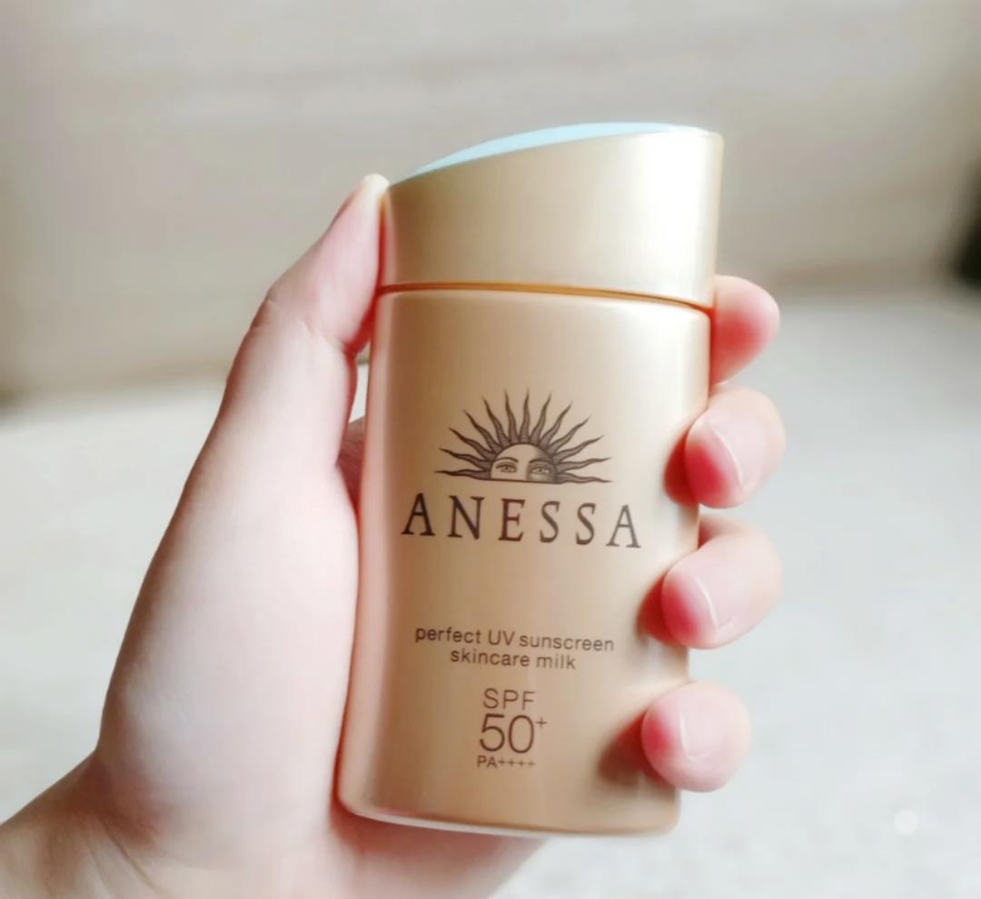 「防晒」2020热门防晒霜测评，蓝胖子防水效果好，碧柔很平价，你用过哪款