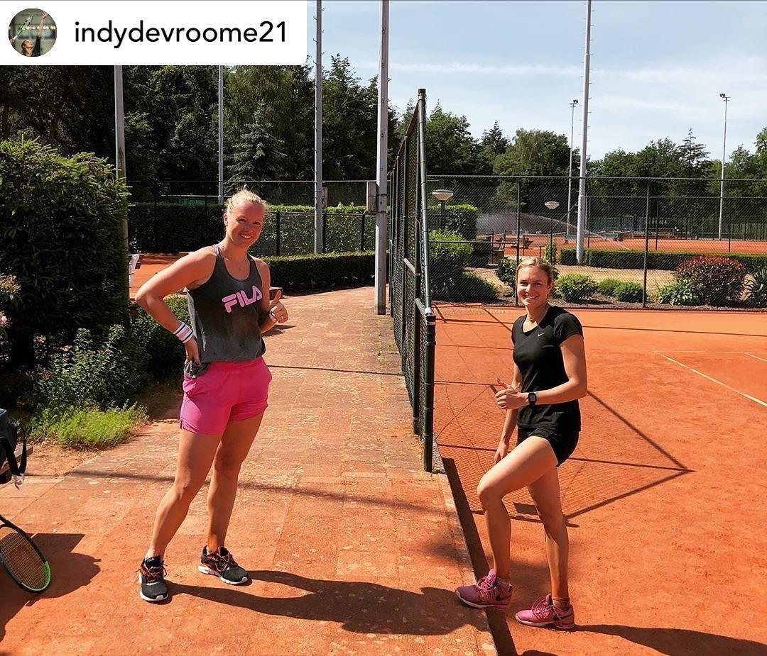 「」网球界的美女选手们都在干嘛？有人春游，有人钓鱼，还有人在带娃