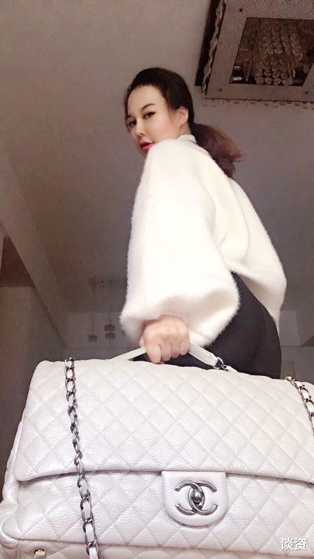 杜奕衡|73岁侯耀华现身收徒仪式，谈师徒之道引众嘲，网友：捞钱给徒弟买包