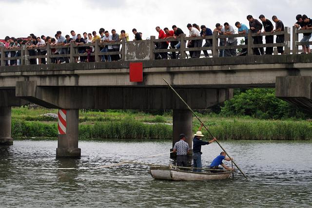 #民警#黄河捞尸人：游走生死边缘，不惧鬼也不信神，唯独害怕花季少女