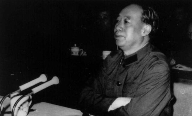 汪东兴|汪东兴辞职后，华国锋做出一项重大决定，至今仍被后世赞誉