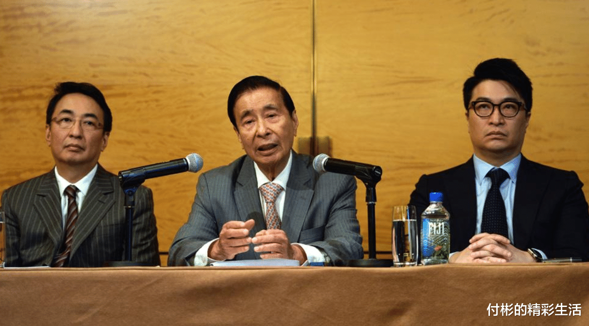 【香港】香港首富给弟弟200亿，弟弟27年未动一分，原因难以理解