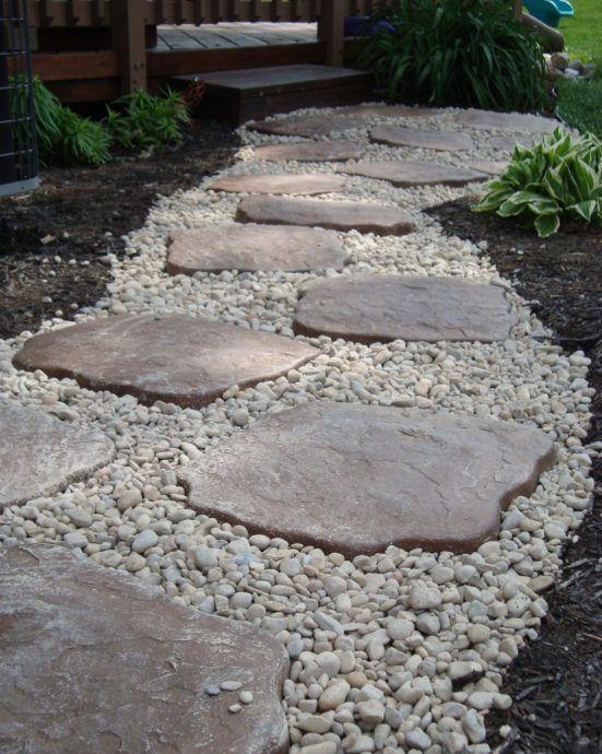 |家里有个中式庭院，地面自然不能掉了档次，铺瓦片青石板就能美翻