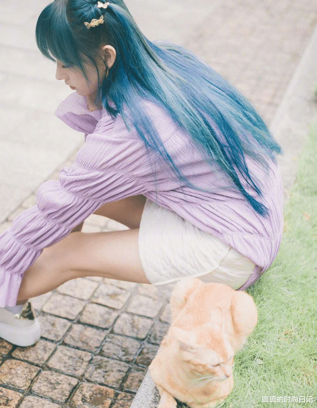 「程潇」“二次元少女”程潇,孔雀蓝发色“打破次元壁”,还有经典齐刘海