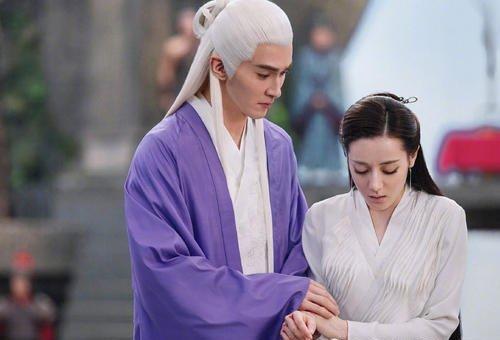 白滚滚▲《枕上书》：同样是仙二代，白滚滚和阿离谁更幸福？答案在这里！