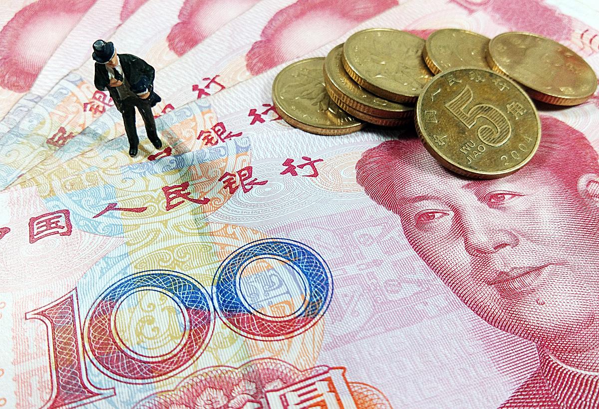 「黄金」1999年价值1万元的黄金，放到现在值多少钱了？1万元存款呢？