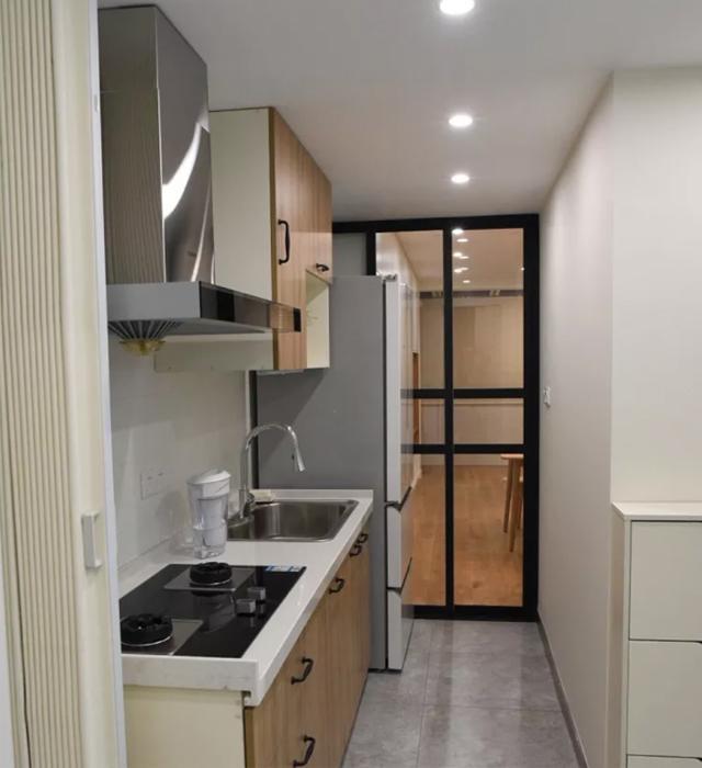 []卫生间装修有妙招，安装2个门，比干湿分离好多了，老公真聪明