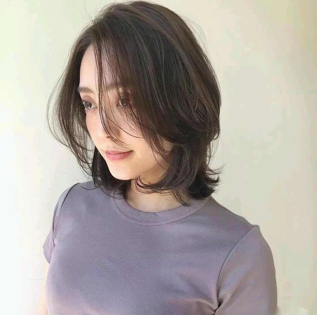 #发型#波波头早就不时髦了，现在流行“层次发型”，清爽凉快还显脸小
