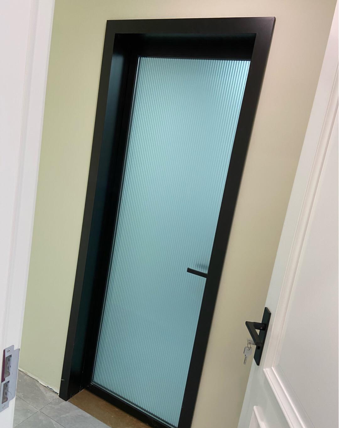 |硬装结束，保洁做完还没布置家具，自己买板材请木工打柜子很满意