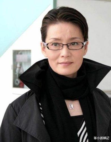 朱军|她曾拒绝朱军追求,32岁因不愿做家庭主妇离婚,60岁皈依佛门