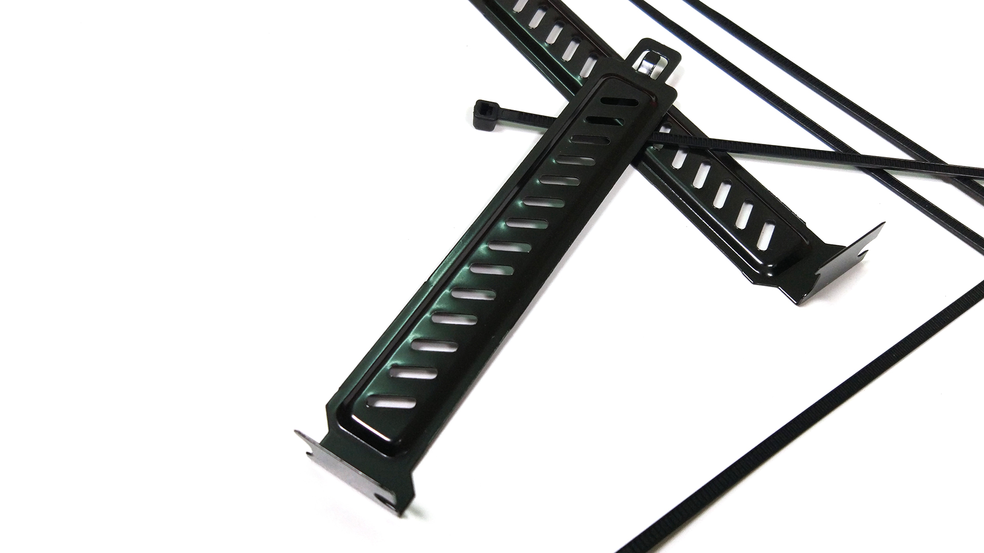 机箱|骨伽影武者X5中塔机箱：简约质朴容量大，可支持7+2拓展