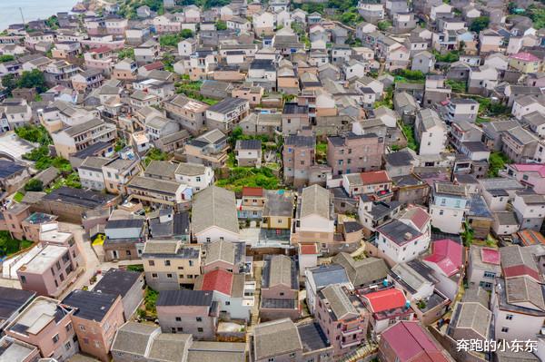 |出门旅游时，为何有人疯狂发朋友圈，有人却毫无动静？