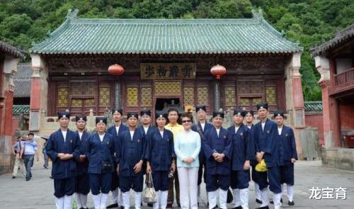 武当山|国内最受欢迎的山:7天净赚5个亿?游客表示没有1000下不了山