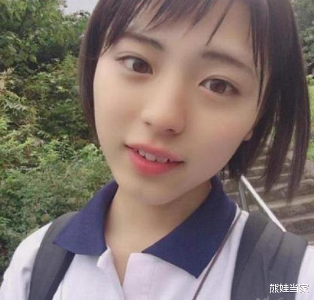 女装@16岁高中生沉迷“男扮女装”，因高颜值而走红，连女生也自愧不如