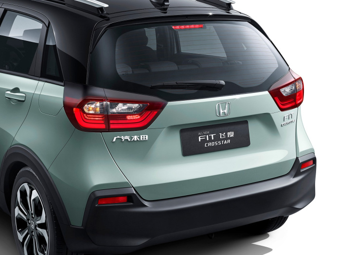 本田飞度|骂声越大卖的越好，飞度成功上位，7天甩1.6万台，顶红旗一个月