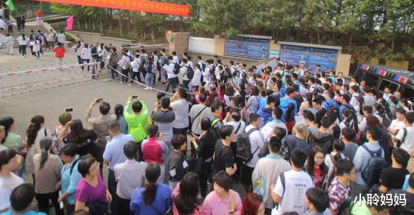 清华大学|努力和天赋哪个更重要?看到清华女学霸的抽屉后,你就能明白了