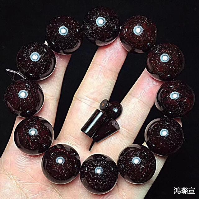 钱币|小叶紫檀为何被称为“木中之王”？纹路、香气？不对！这才是核心