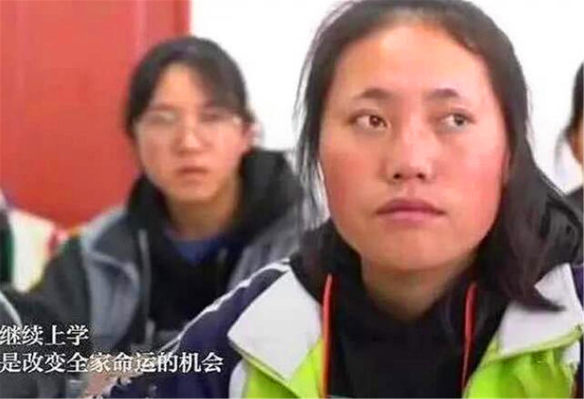 晓君侃史|当年为了得到资助，将家中母鸡寄给马云的女孩，最终如愿以偿