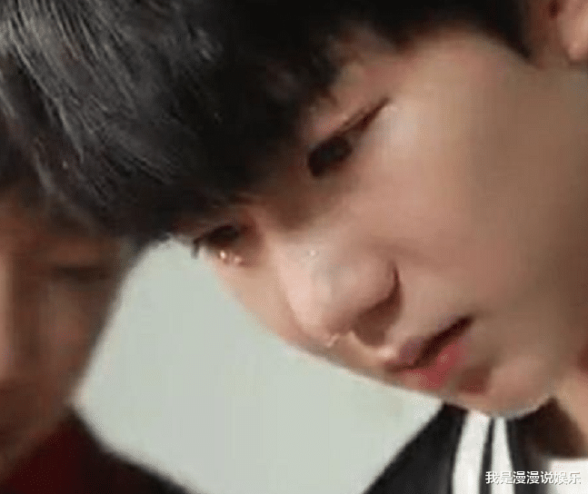 王源：当年他被迫退出TF，是王俊凯王源永远的痛，留二字从此告别娱乐圈