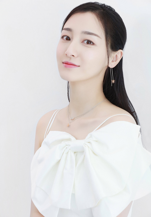 谭松韵|谭松韵妈妈事件，圈内仅一位艺人为其发声，看到是熟悉的她泪奔了