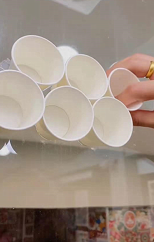 「」美术生用纸杯来画梵高,成品一出:艺术大家