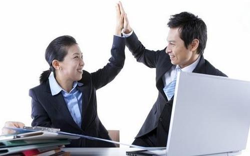 |体制内混的好的人,都有三个特点,牢记三个字,同事尊重领导提拔