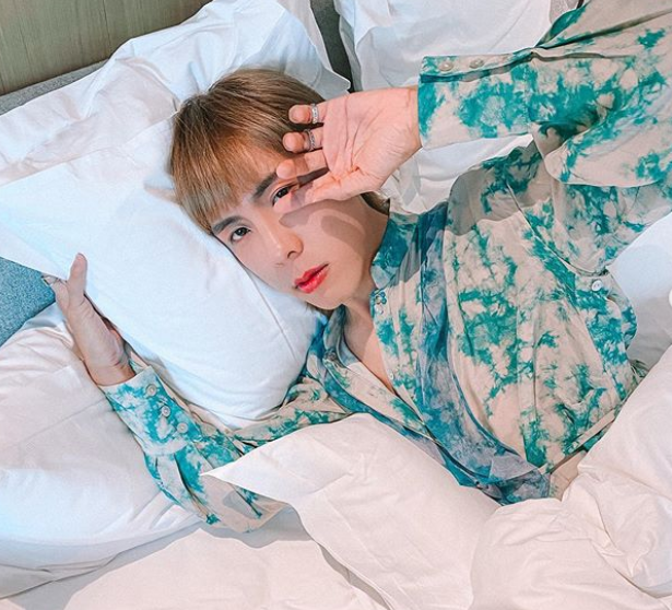 台湾：台湾男网红自曝取向，妈妈得知后难过挣扎常常躲在房间里哭泣